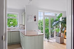 Photo 10- click for photo gallery